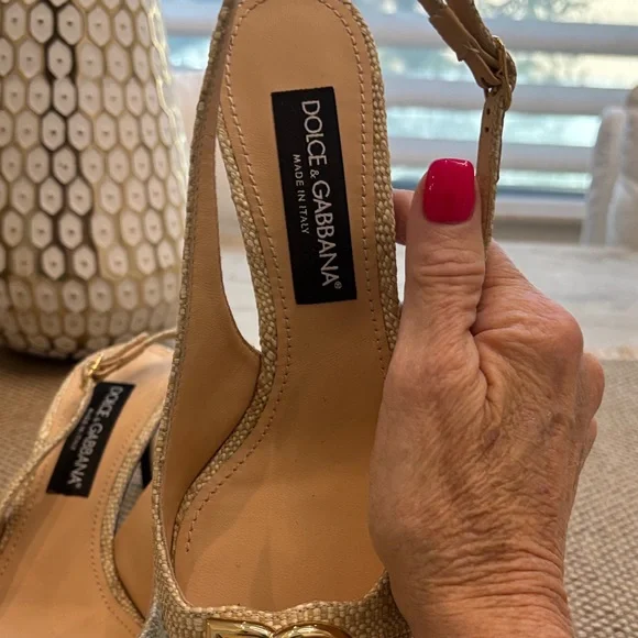 Dolce & Gabbana Metallic Gold Pointed Heels - Picture 5 of 5